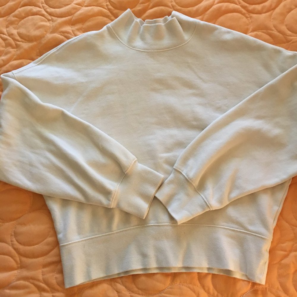 RAILS Cropped Top Sweatshirt Size Small  Winter White   80% Cotton 20% Polyester